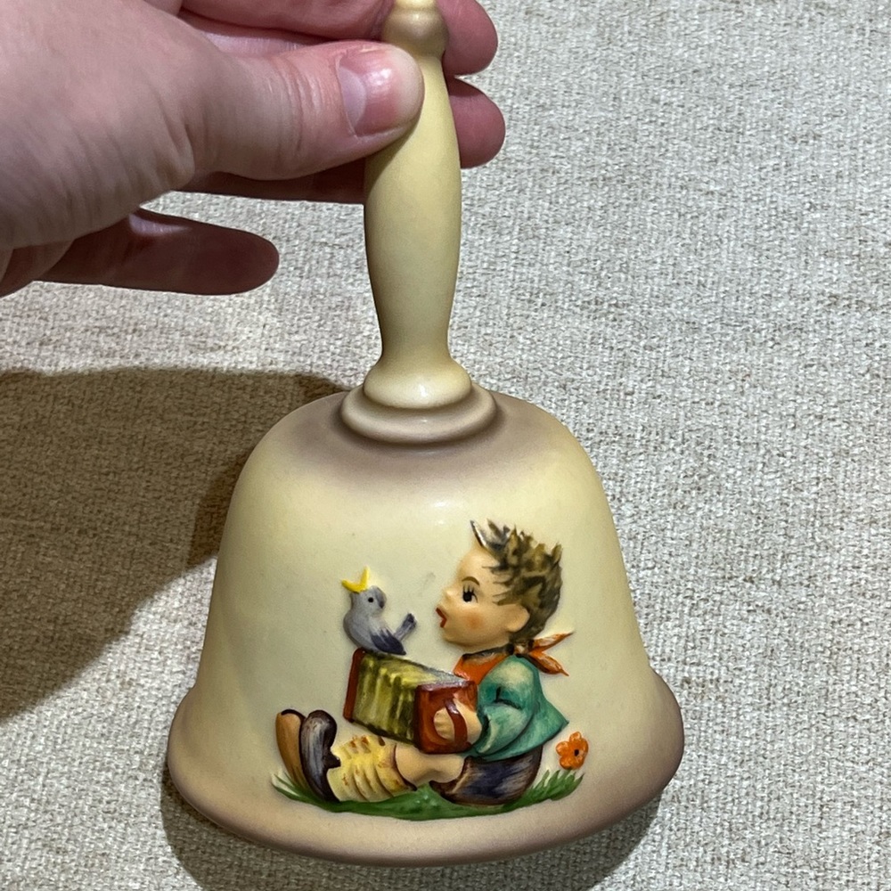 Hummel 1978 1st Edition Annual Bell